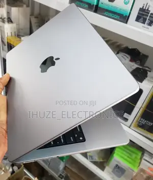 Laptop Apple MacBook Pro 2021 M1 16GB Apple M1 Pro SSD 512GB