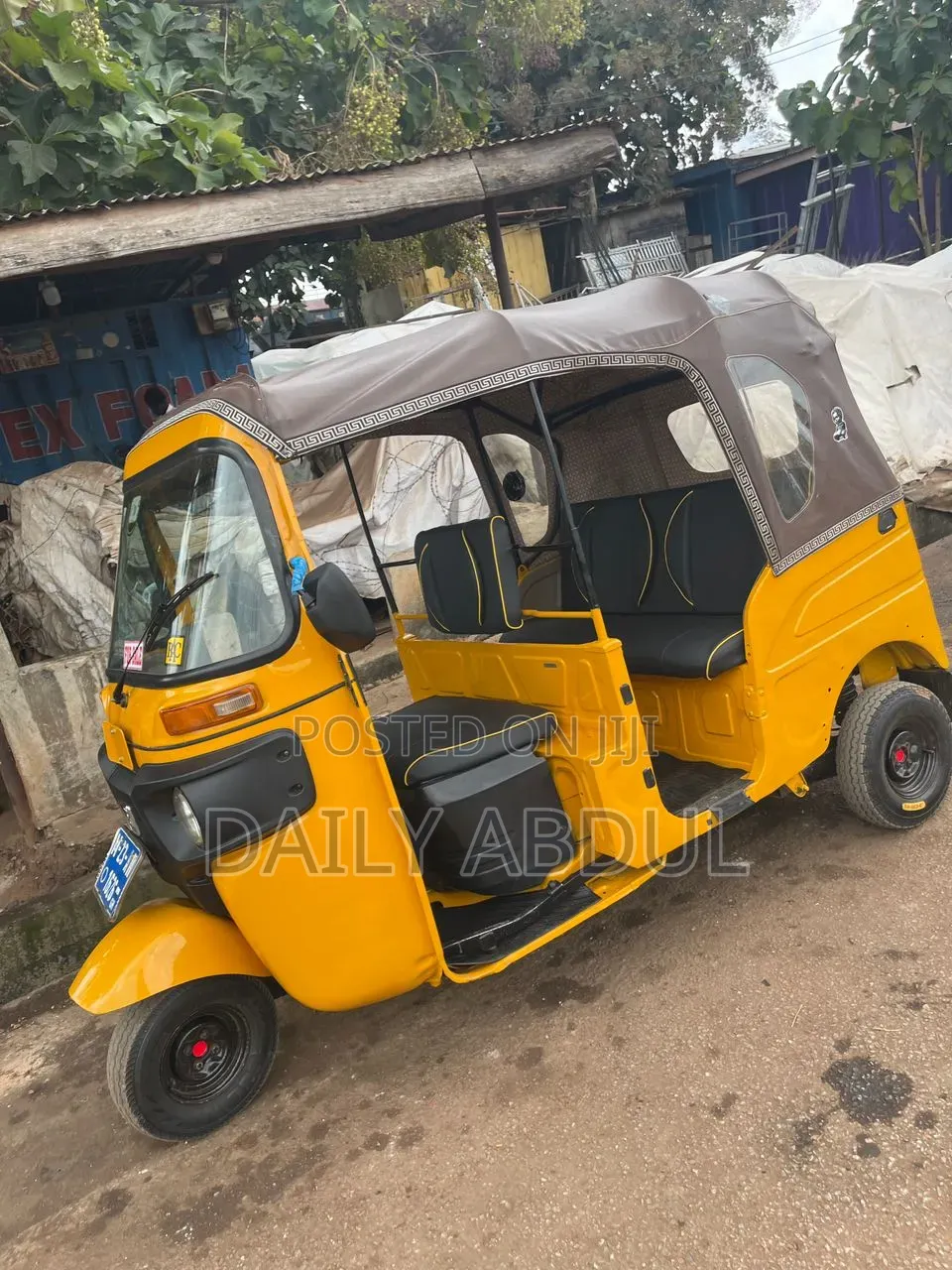 Bajaj RE 2024 Yellow