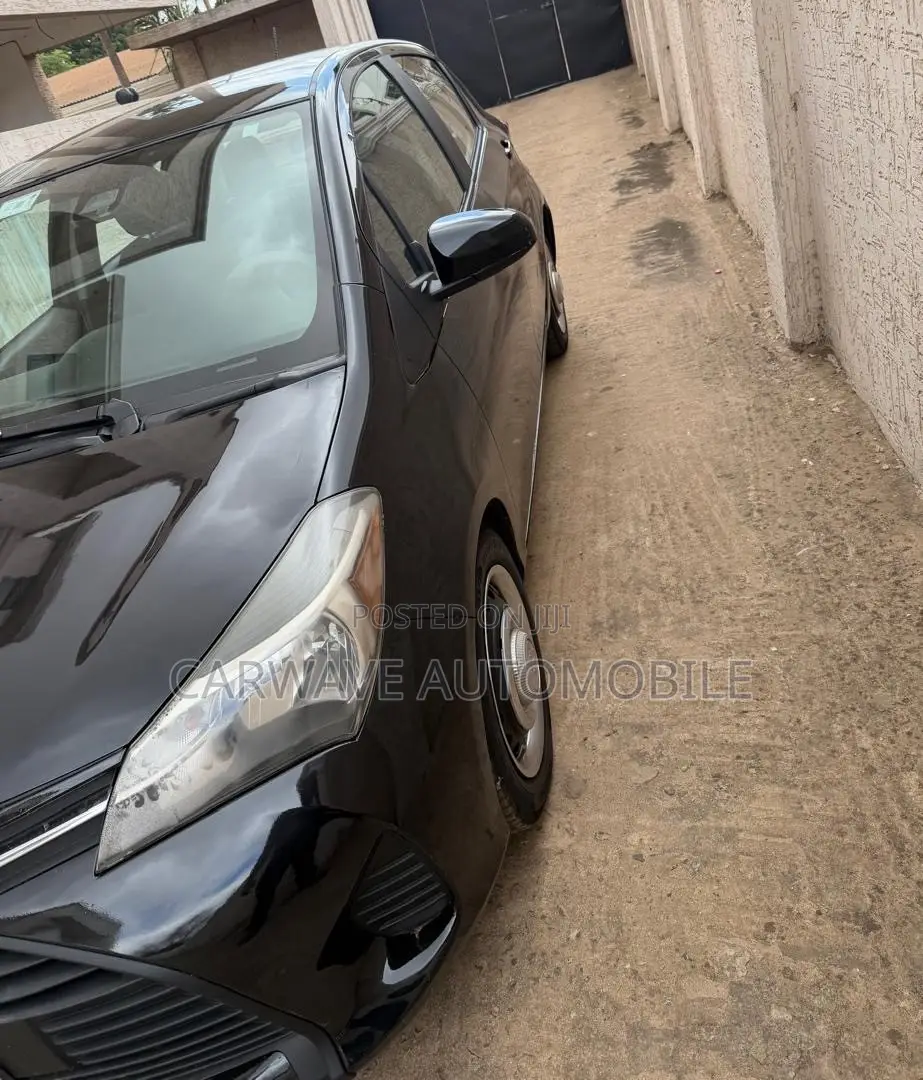 Toyota Yaris LE Hatchback 5dr 2016 Black