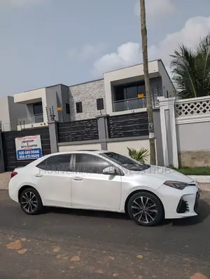 Toyota Corolla SE Special Edition 4dr Sedan (1.8L 4cyl CVT) 2017 Pearl