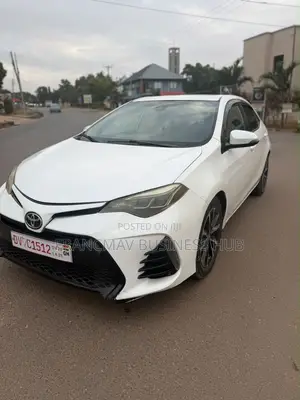 Toyota Corolla SE Special Edition 4dr Sedan (1.8L 4cyl CVT) 2017 Pearl