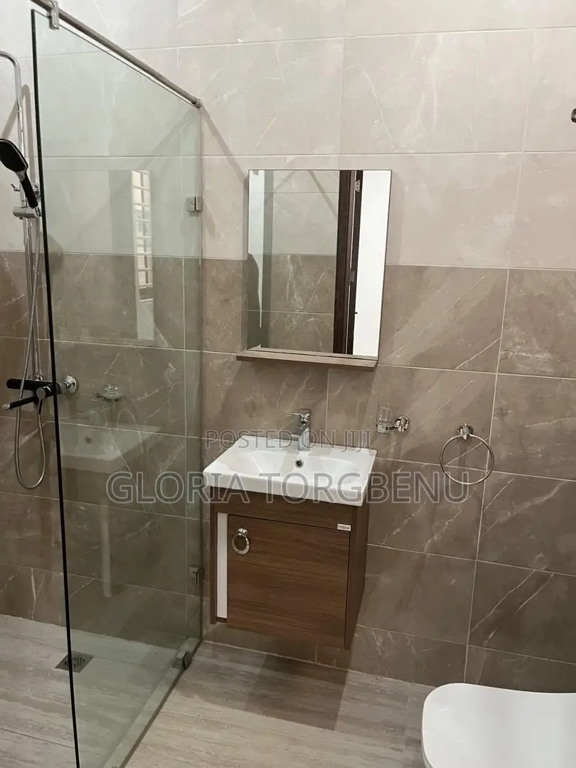 4bdrm House in East Legon for rent