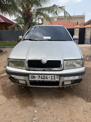 Skoda Octavia 1.6 Ambiente 2002 Silver