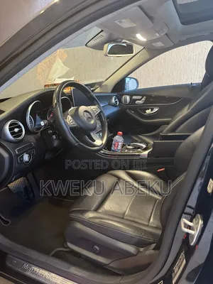 Mercedes-Benz C300 Luxury 4dr AWD 4Matic Sedan (2.0L 4cyl 7A) 2015