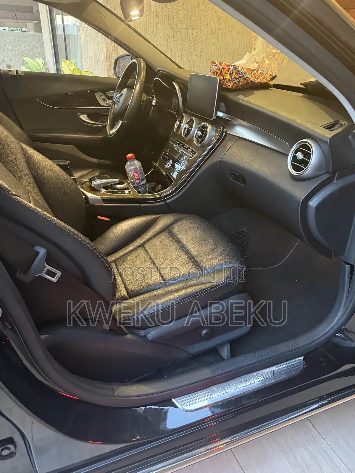 Mercedes-Benz C300 Luxury 4dr AWD 4Matic Sedan (2.0L 4cyl 7A) 2015