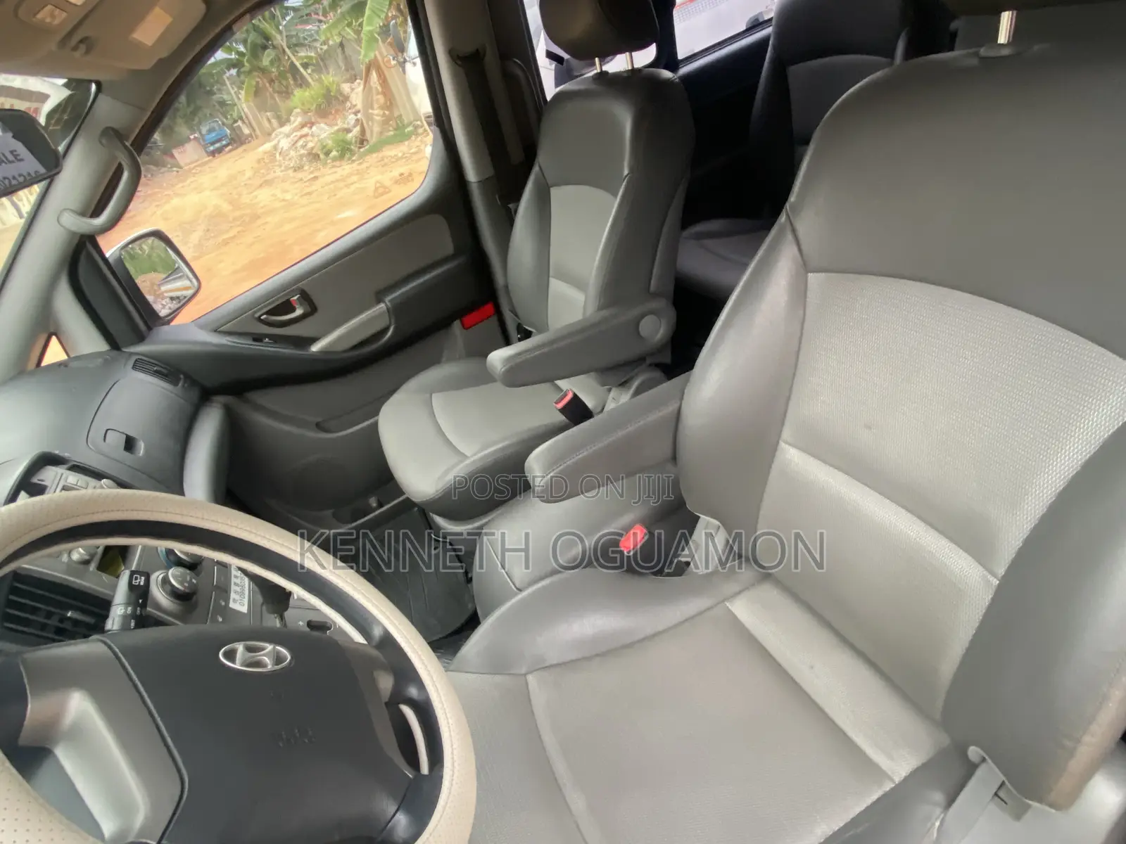 Hyundai Starex 2011 White