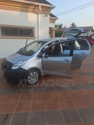 Toyota Vitz 1.0 FWD 3dr 2010 Silver