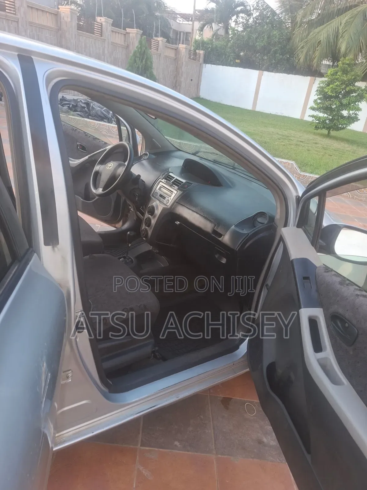 Toyota Vitz 1.0 FWD 3dr 2010 Silver