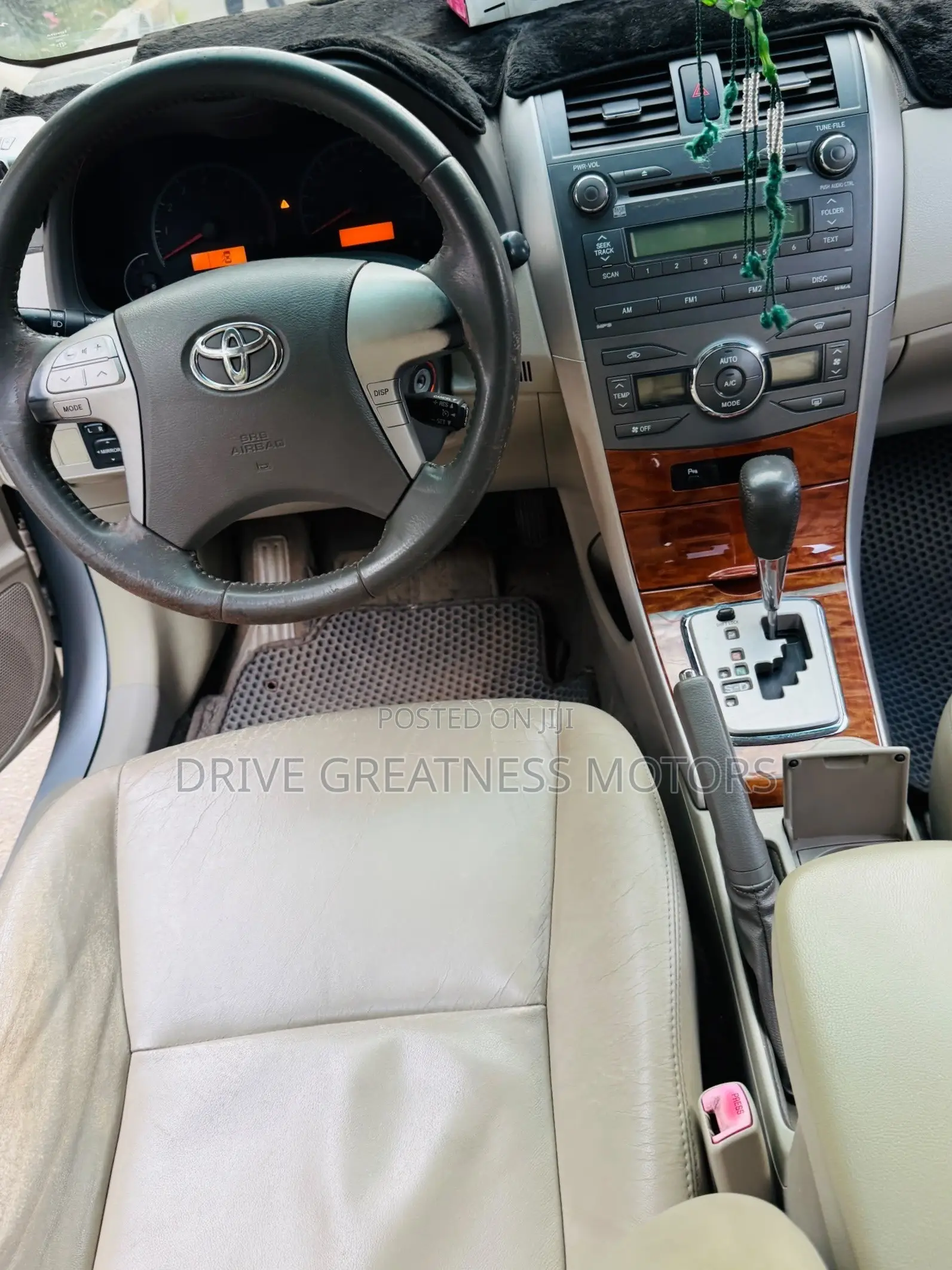 Toyota Corolla 2010 Silver
