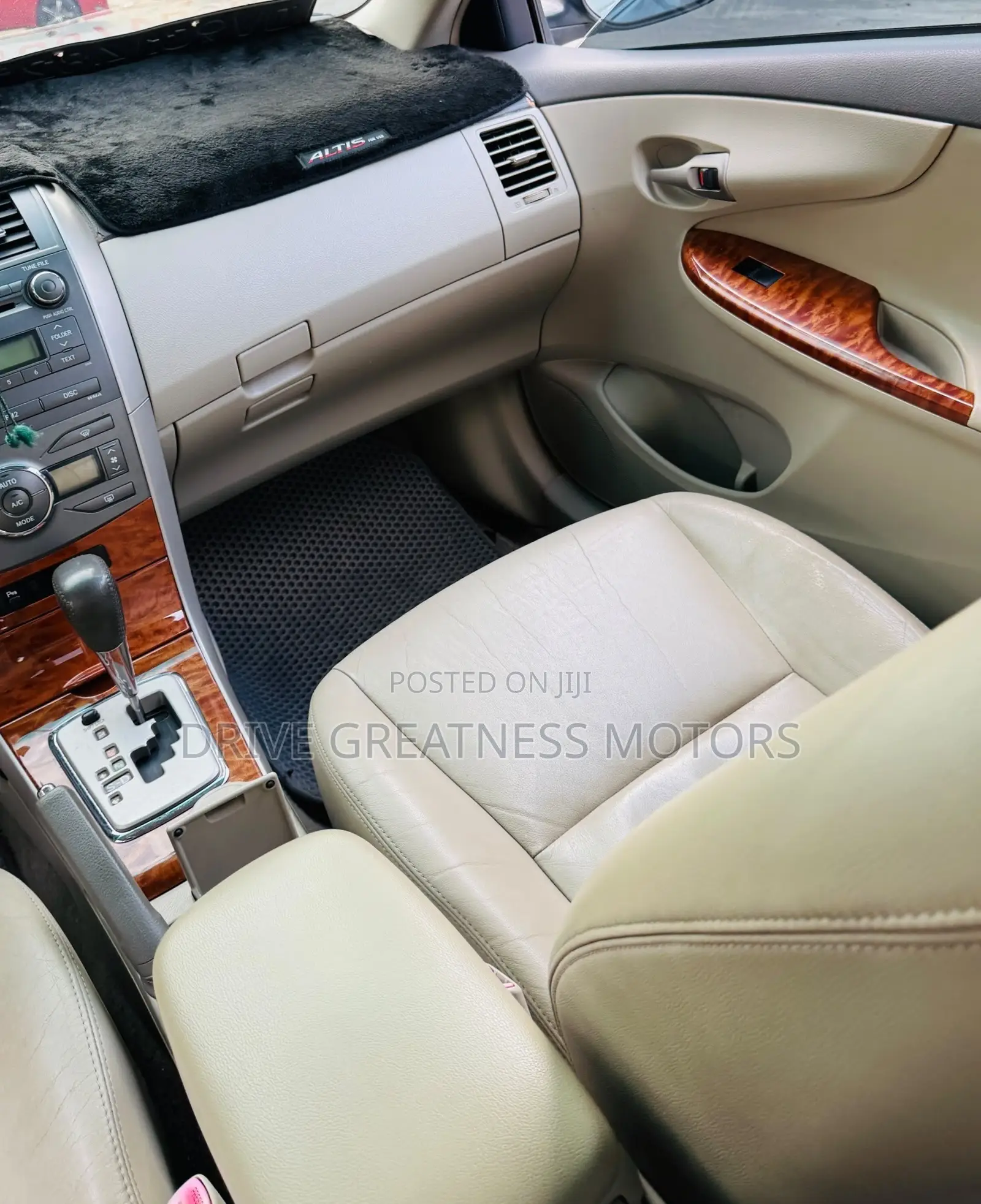 Toyota Corolla 2010 Silver