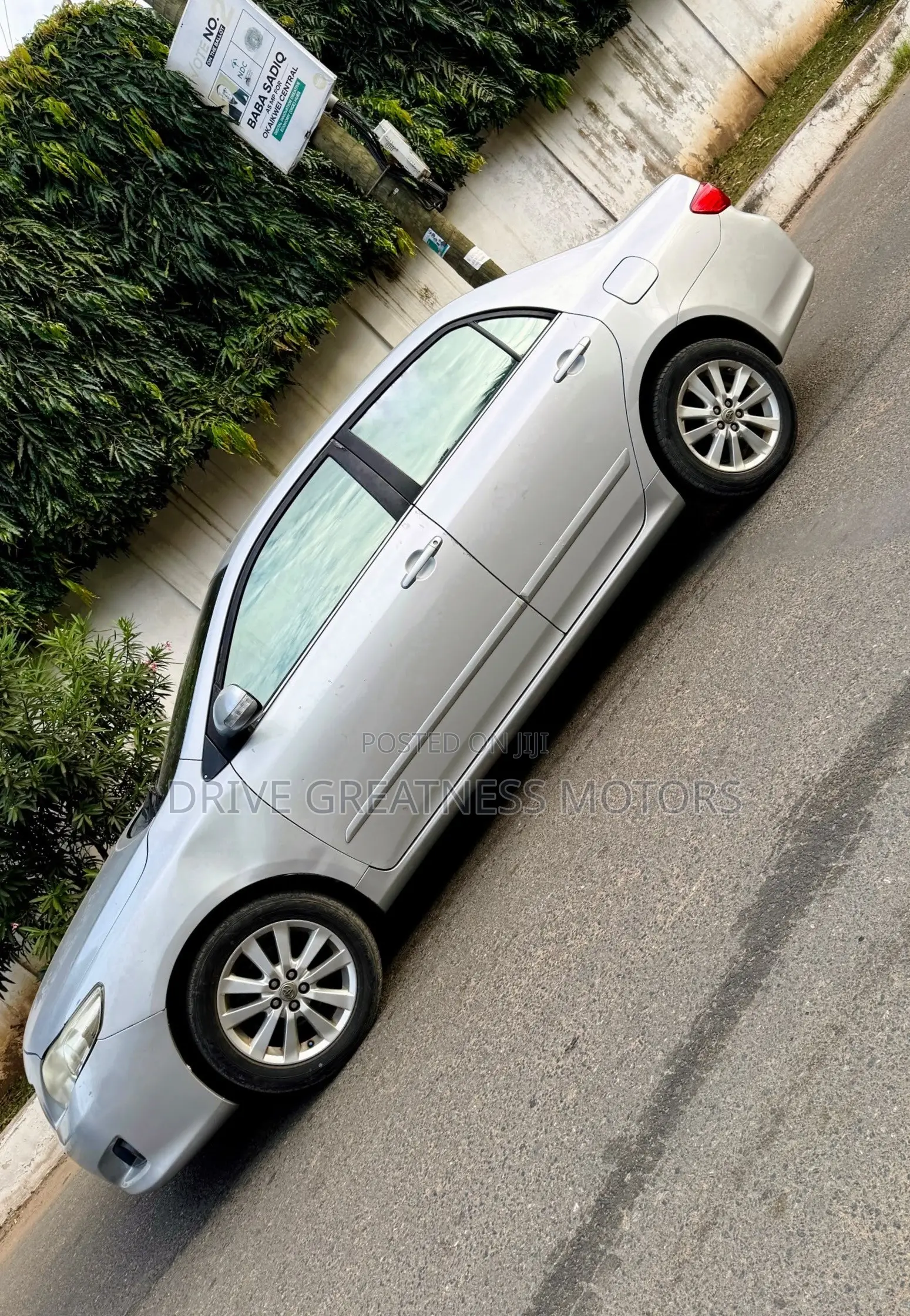 Toyota Corolla 2010 Silver