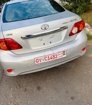 Toyota Corolla 2010 Silver