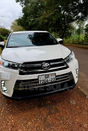 Toyota Highlander LE Plus V6 4x4 (3.5L 6cyl 6A) 2016 White