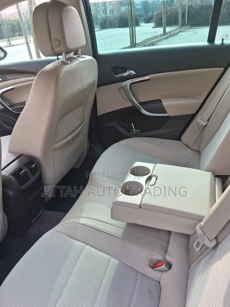Opel Insignia 2014 Brown