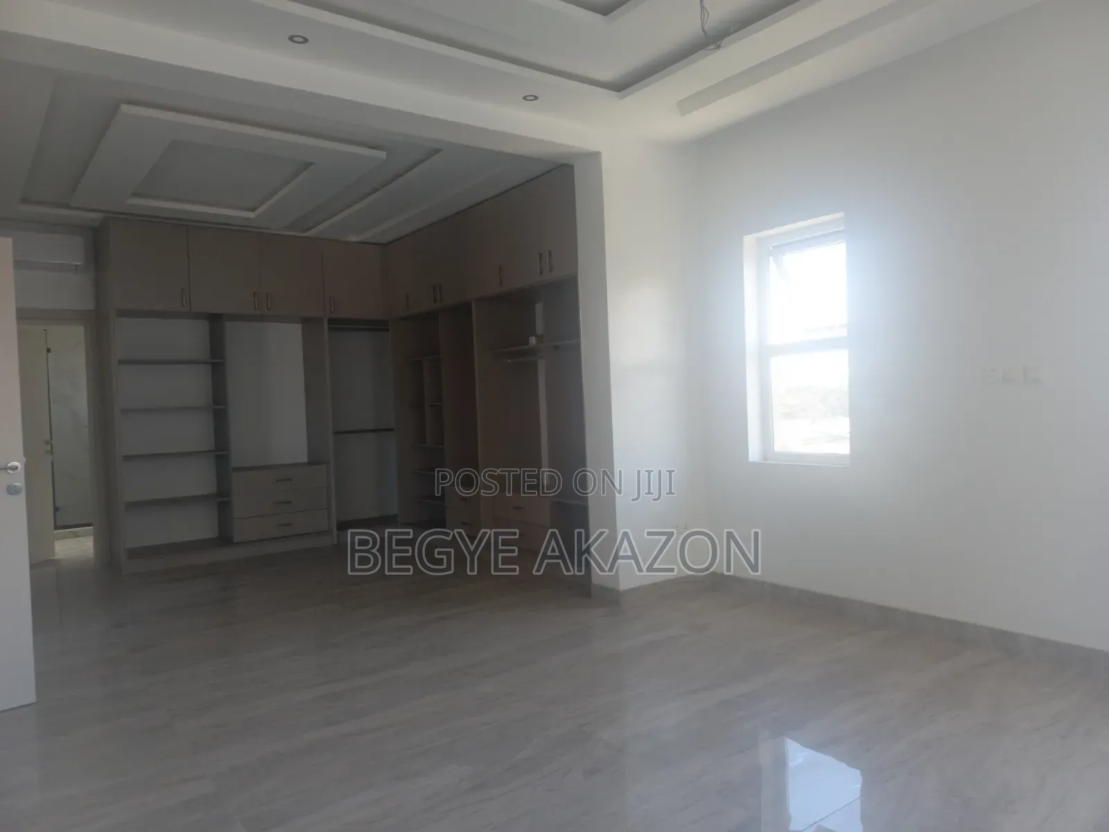 4bdrm Townhouse/Terrace in Tseaddo Trade Fair for sale