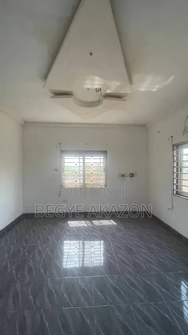 4bdrm Townhouse/Terrace in Tseaddo Trade Fair for sale