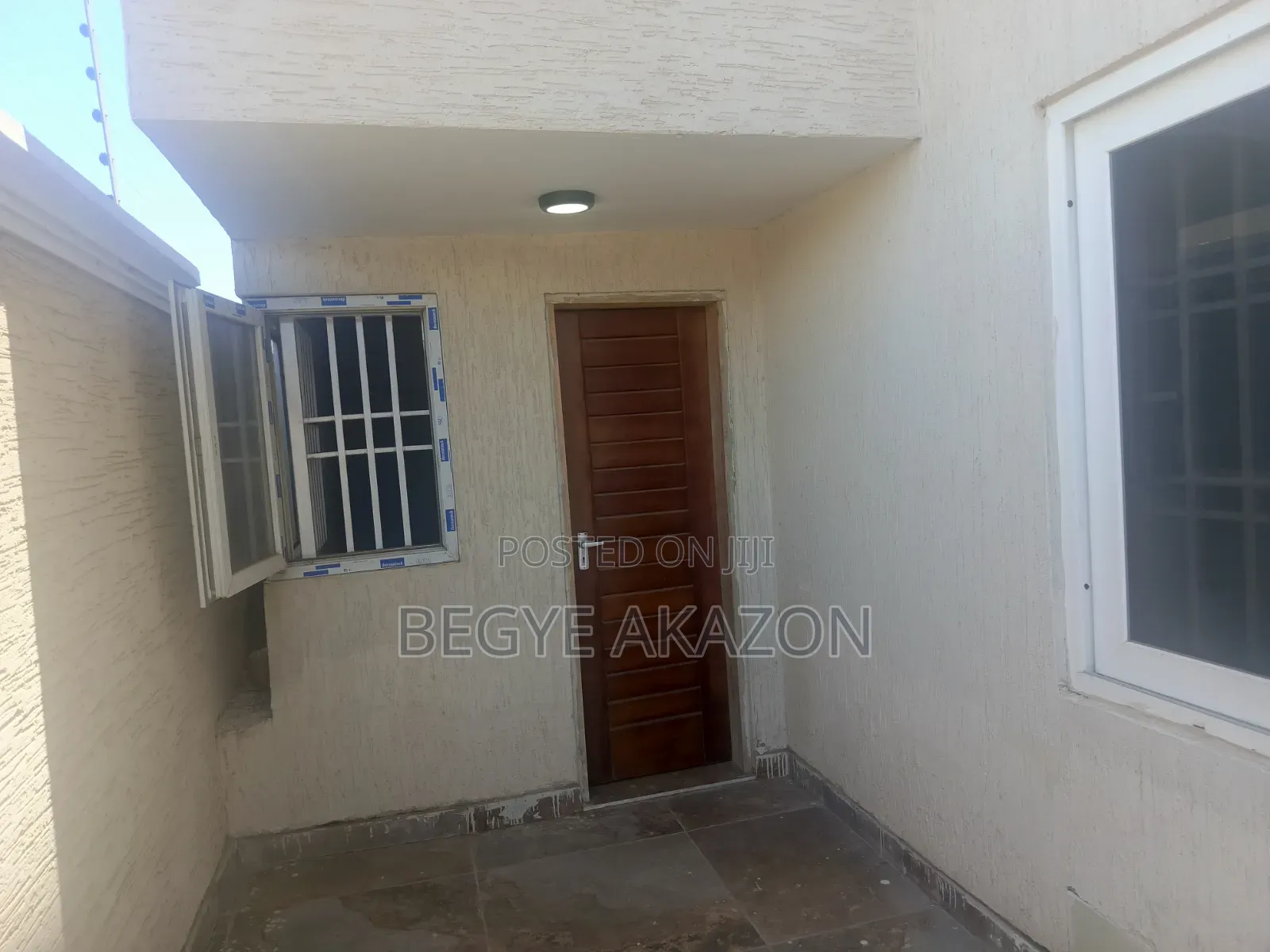4bdrm Townhouse/Terrace in Tseaddo Trade Fair for sale