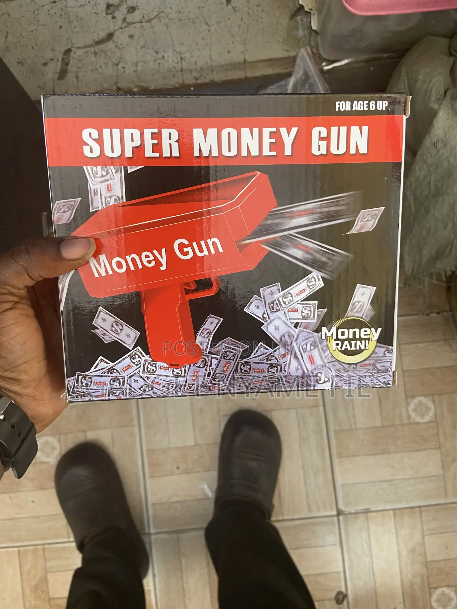 Supreme Money Spray Gun With Fake Dollars