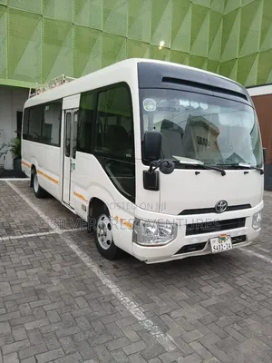 Toyota HiAce 2023 White