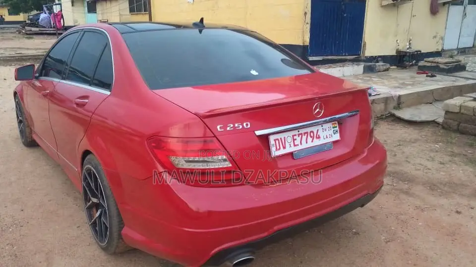 Mercedes-Benz C250 2013 Red
