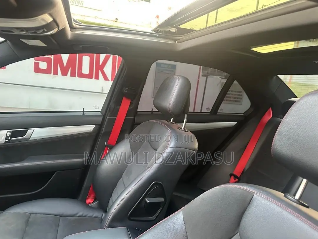 Mercedes-Benz C250 2013 Red