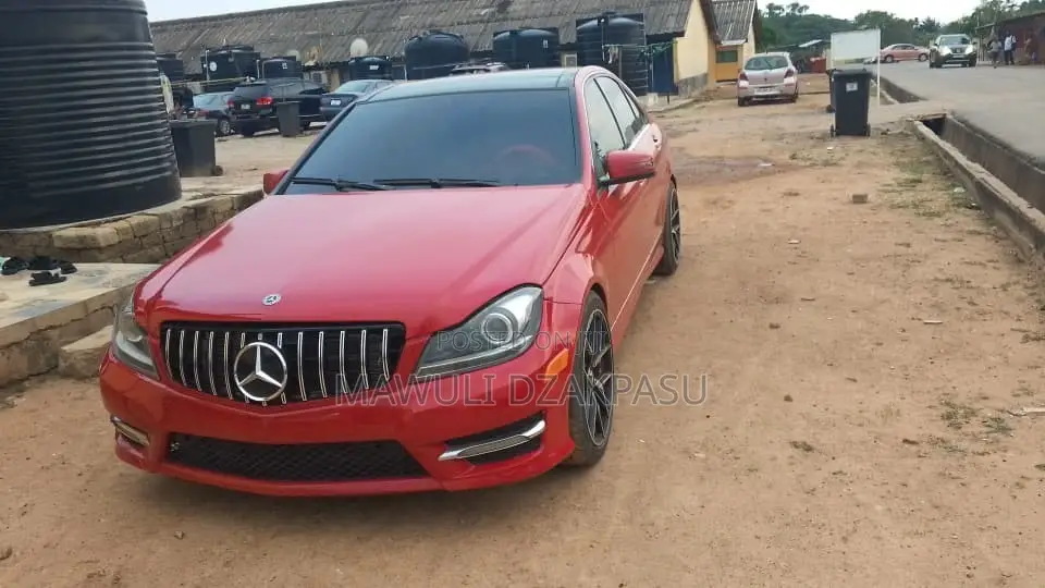Mercedes-Benz C250 2013 Red
