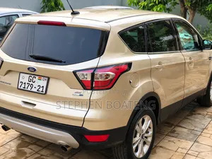Ford Escape S FWD 2017 Gold