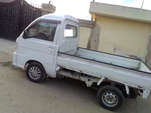 Daihatsu Hijet 2026 White