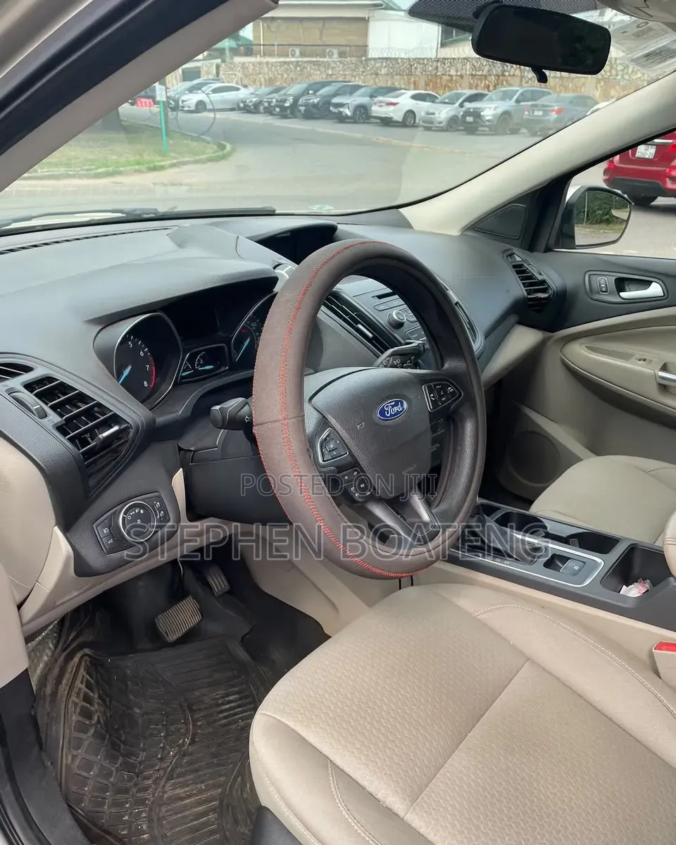 Ford Escape S FWD 2017 Gold