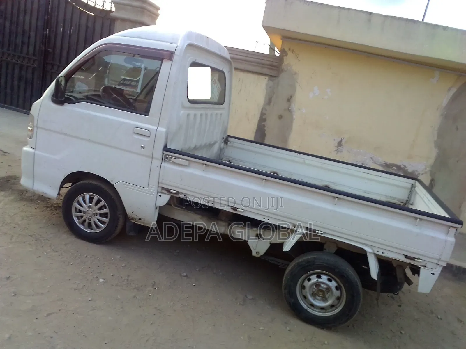 Daihatsu Hijet 2026 White