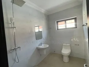 4bdrm House in SSNIT Flats for rent