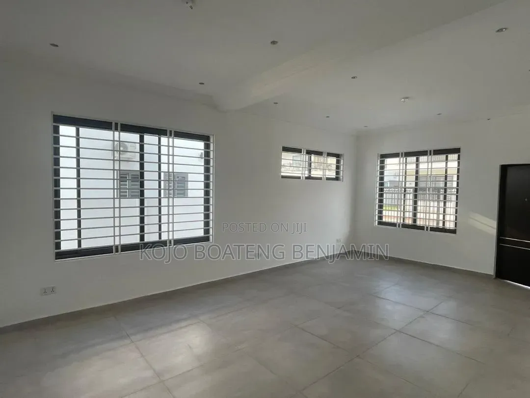 4bdrm House in SSNIT Flats for rent