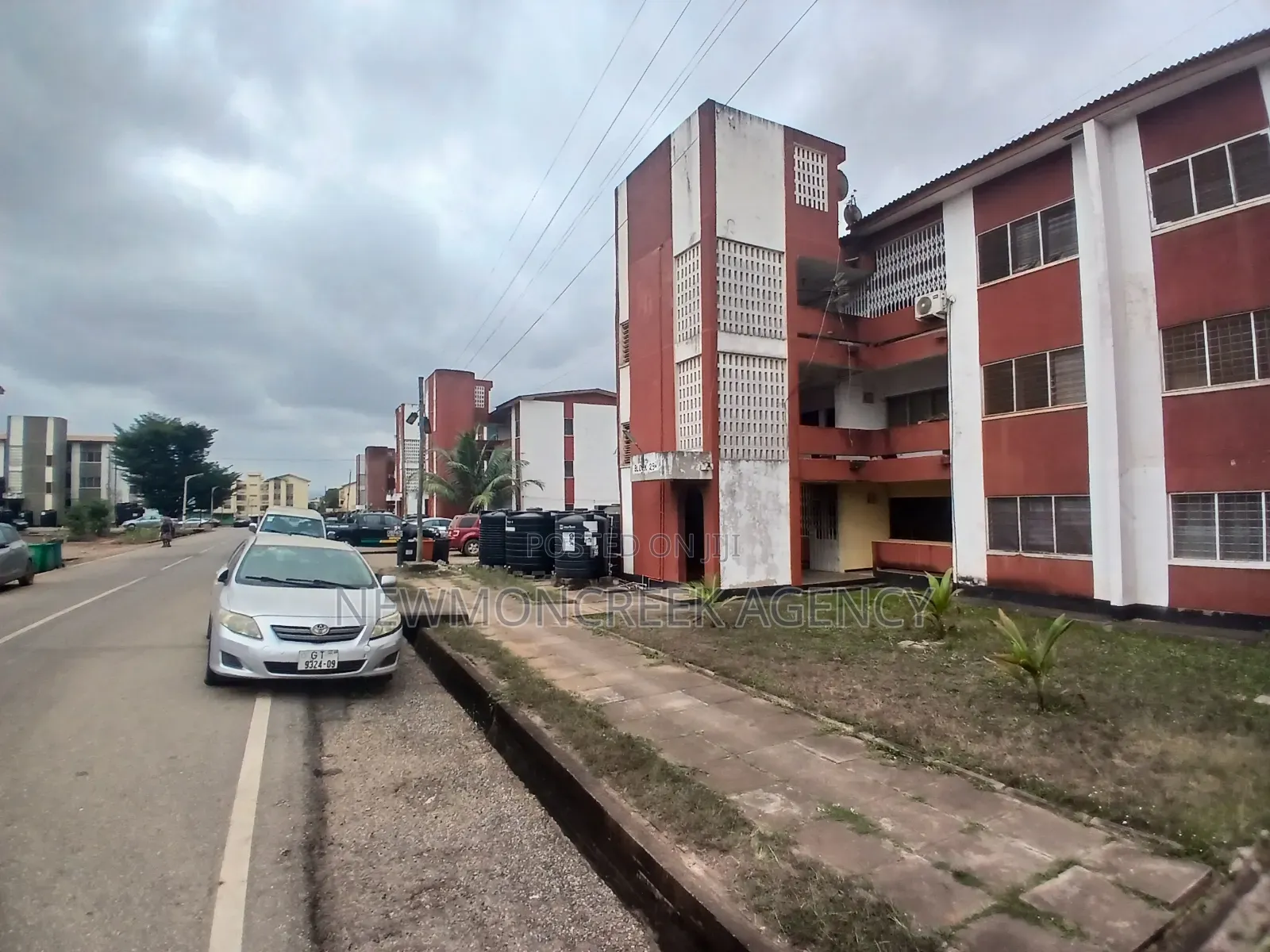 2bdrm Duplex in Adenta Ssnit Flats for rent
