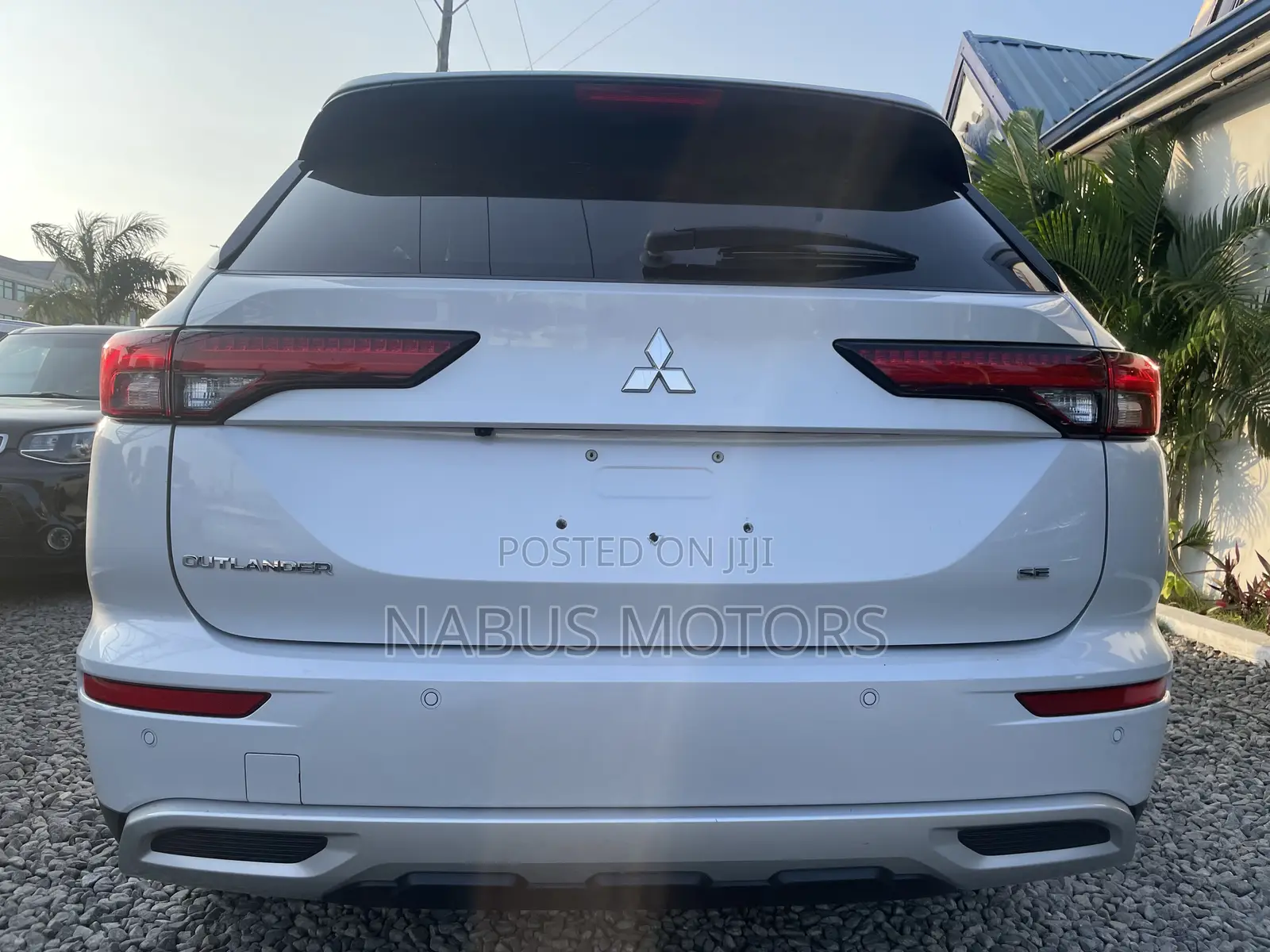 Mitsubishi Outlander SE 2023 White