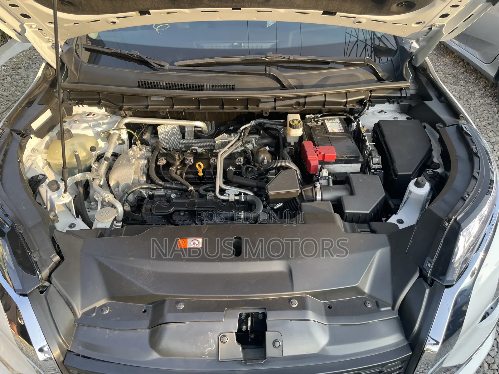 Mitsubishi Outlander SE 2023 White