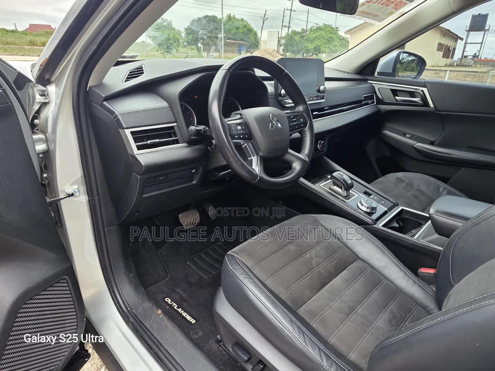 Mitsubishi Outlander SE 2022 Silver