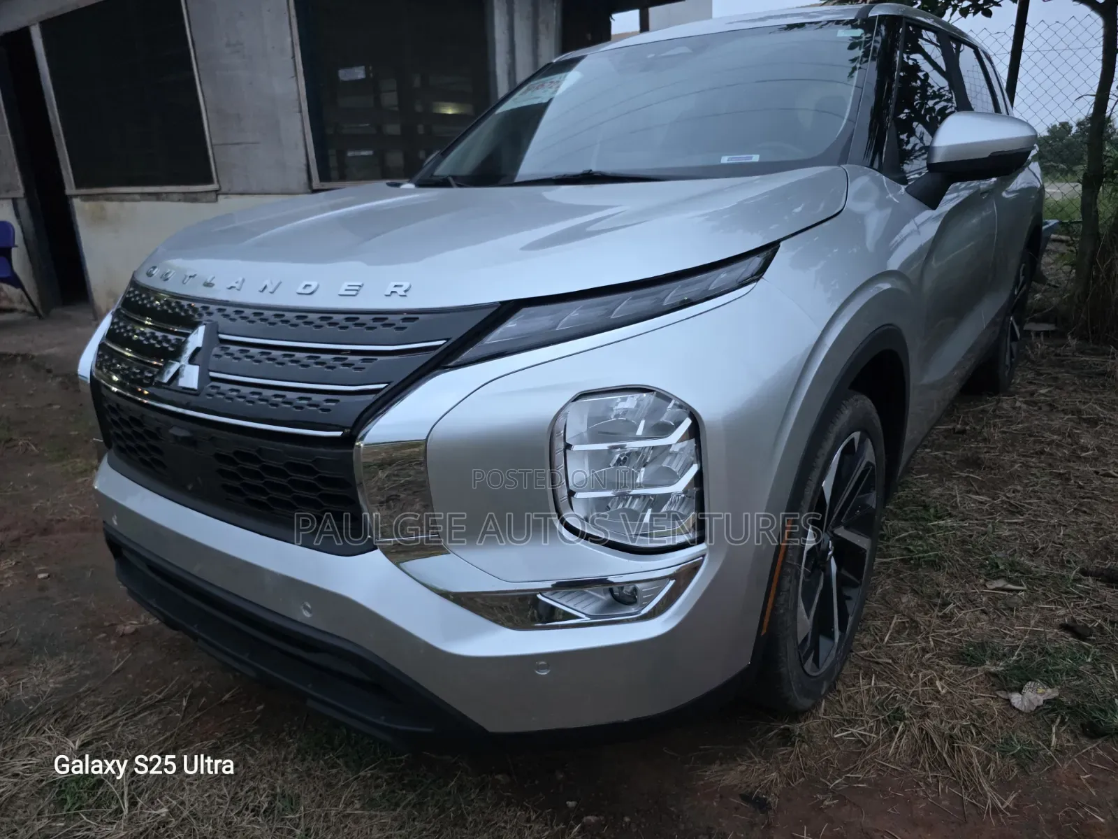 Mitsubishi Outlander SE 2022 Silver