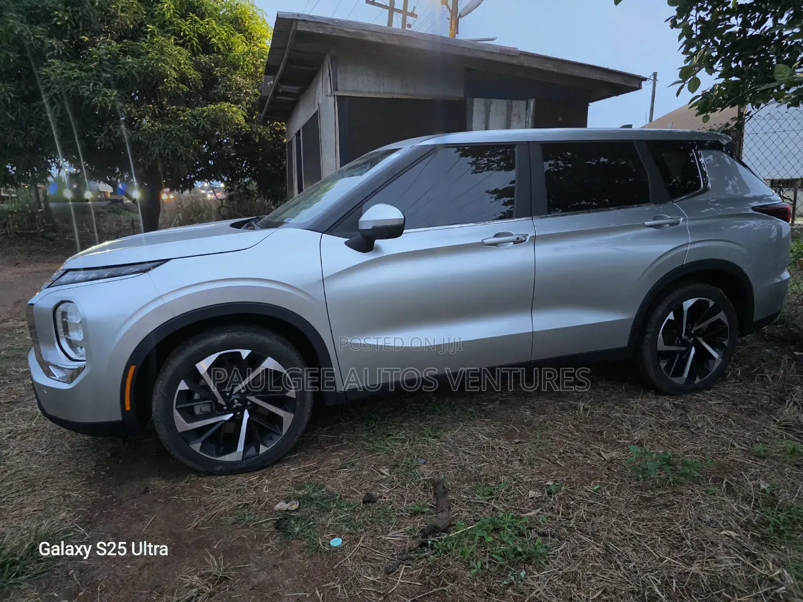 Mitsubishi Outlander SE 2022 Silver