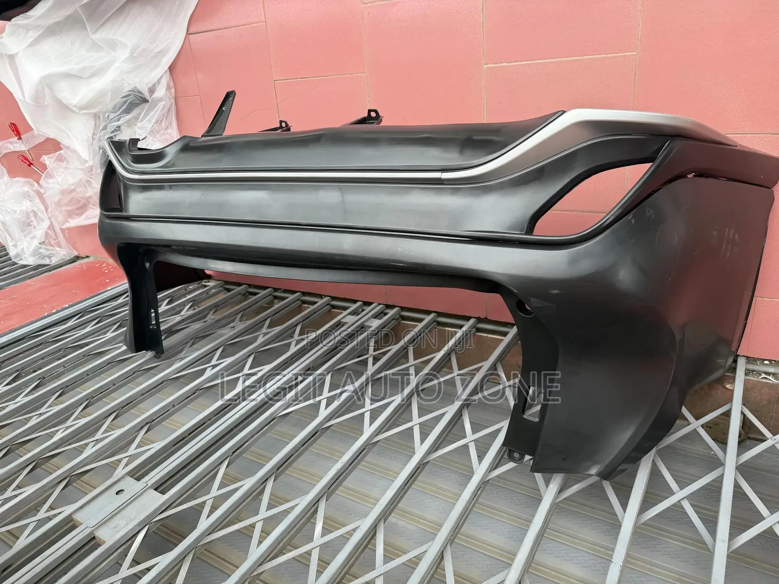 Toyota Highlander 2020,2021,2022,2023, Back Bumper Complete
