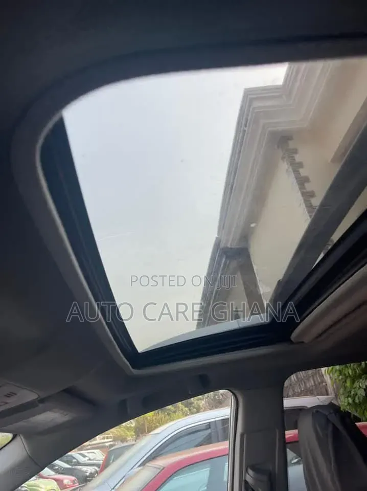 Toyota RAV4 XLE 4dr SUV (2.5L 4cyl 6A) 2015 Silver
