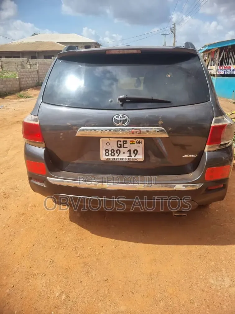 Toyota Highlander 2.7L 2WD 2013 Gray
