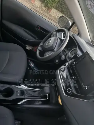 Toyota Corolla LE 2022 Silver