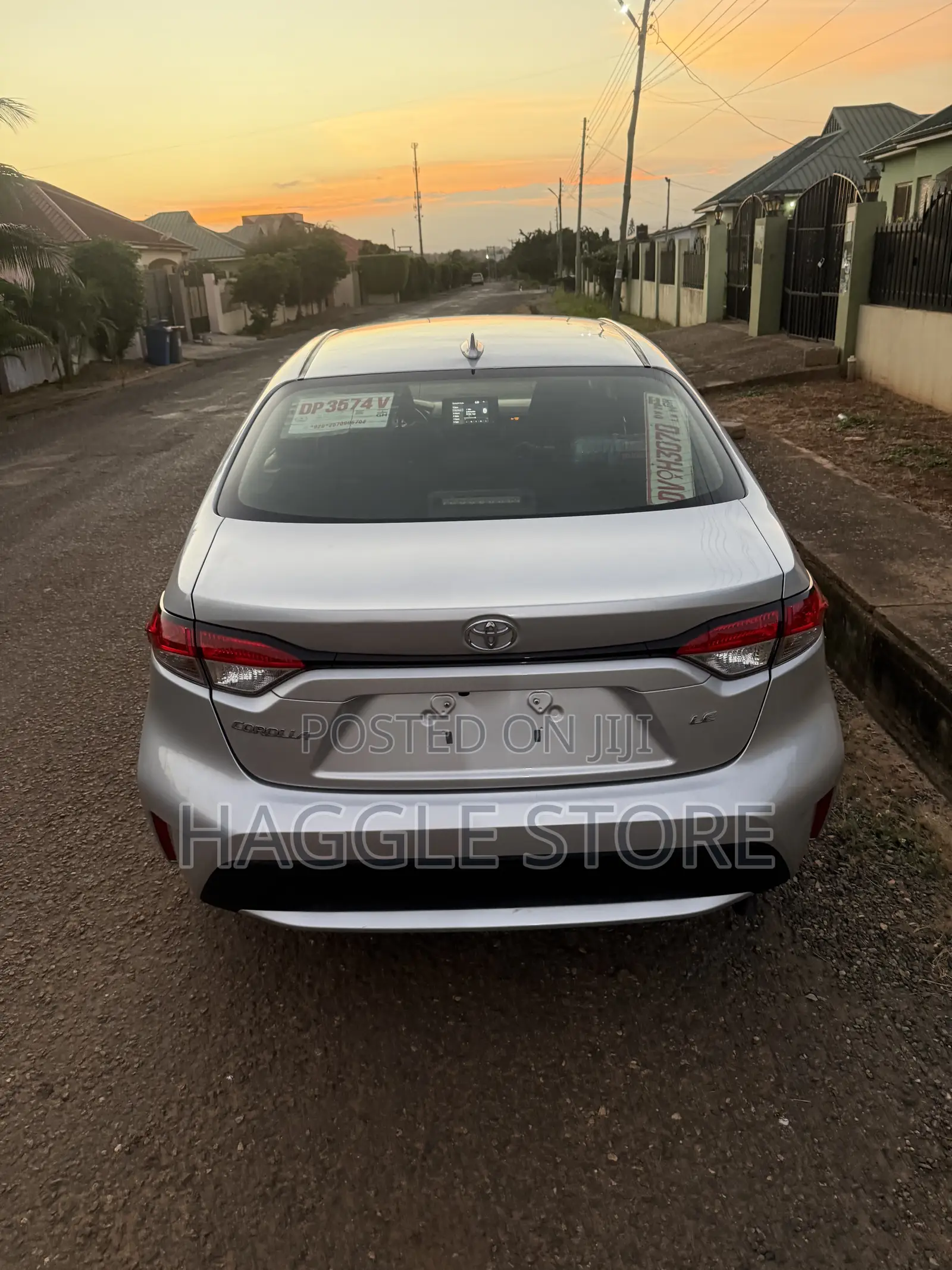 Toyota Corolla LE 2022 Silver