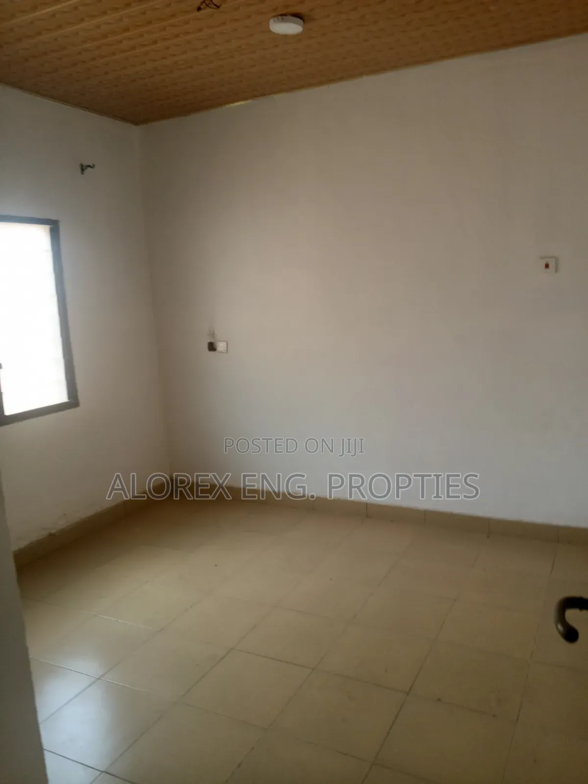 1bdrm Apartment in Chamber Self, Frafraha for rent