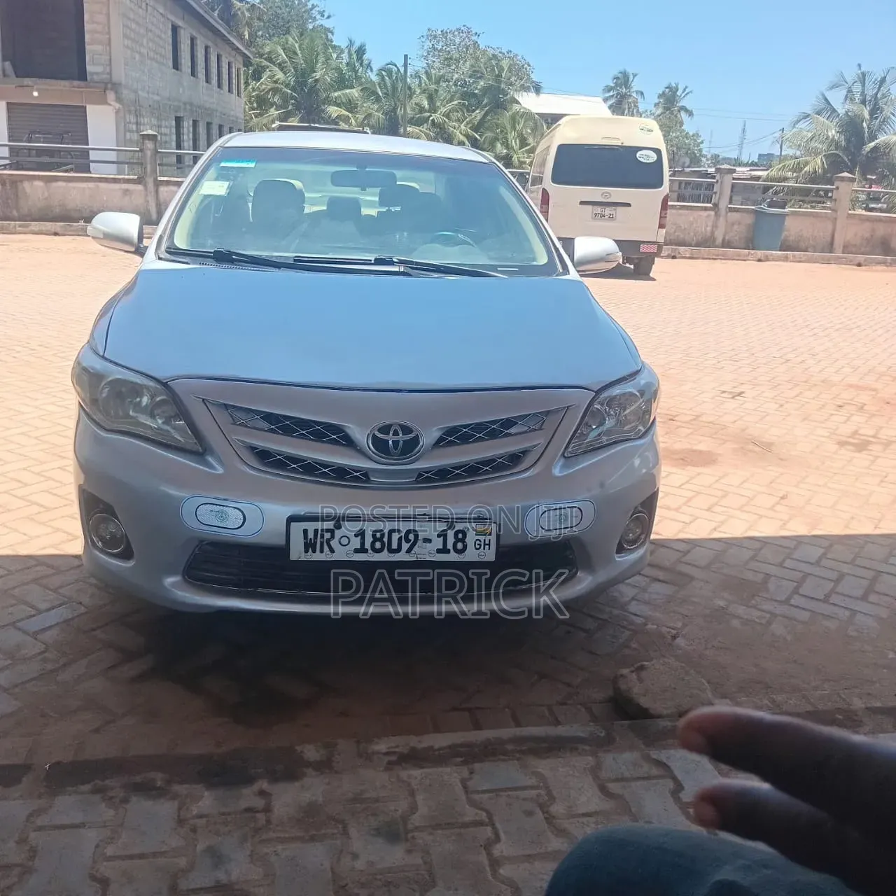 Toyota Corolla LE 4dr Sedan (1.8L 4cyl 4A) 2011 Silver