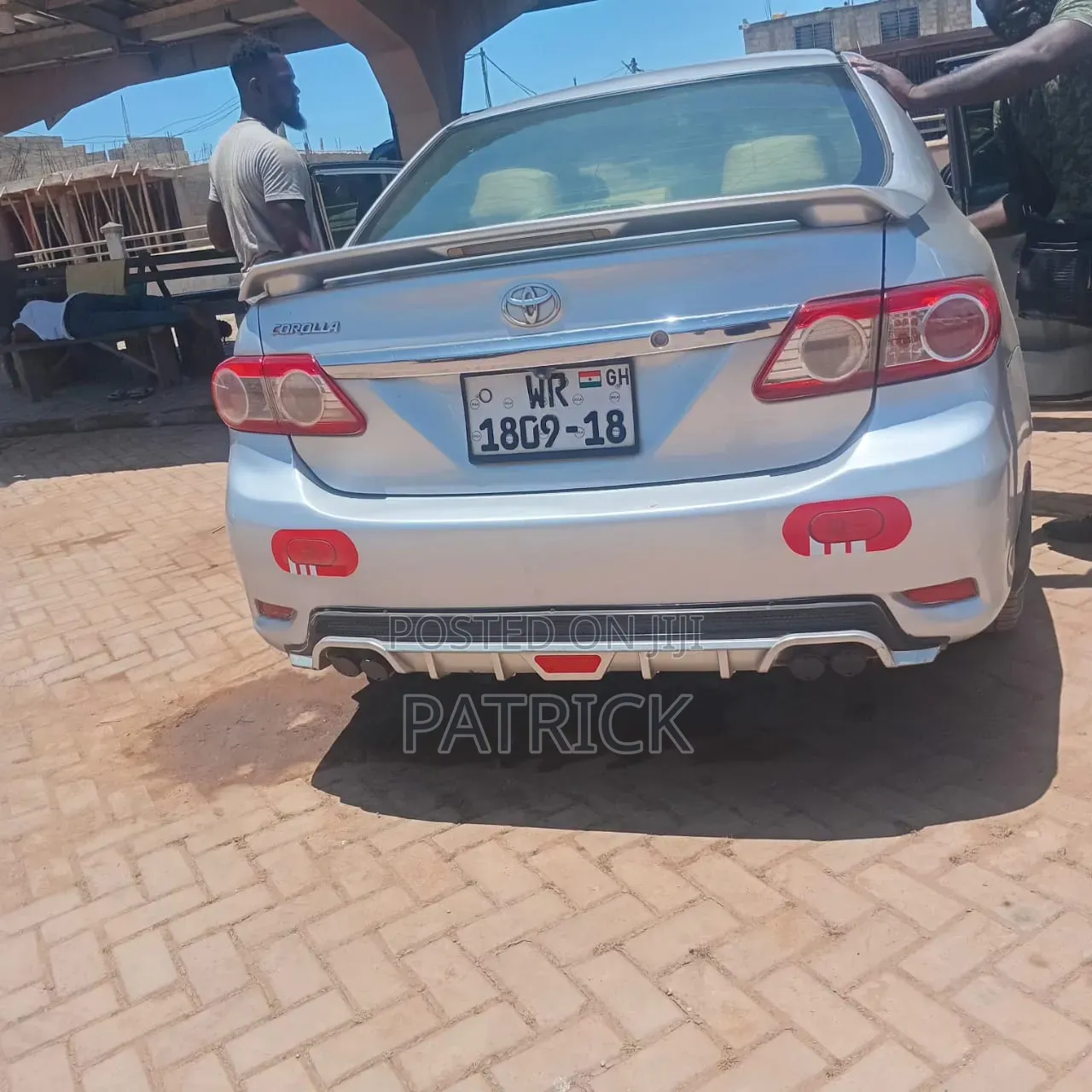 Toyota Corolla LE 4dr Sedan (1.8L 4cyl 4A) 2011 Silver