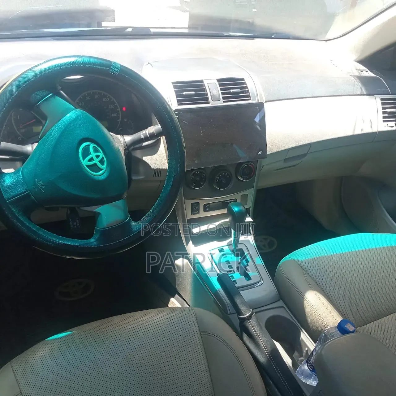Toyota Corolla LE 4dr Sedan (1.8L 4cyl 4A) 2011 Silver