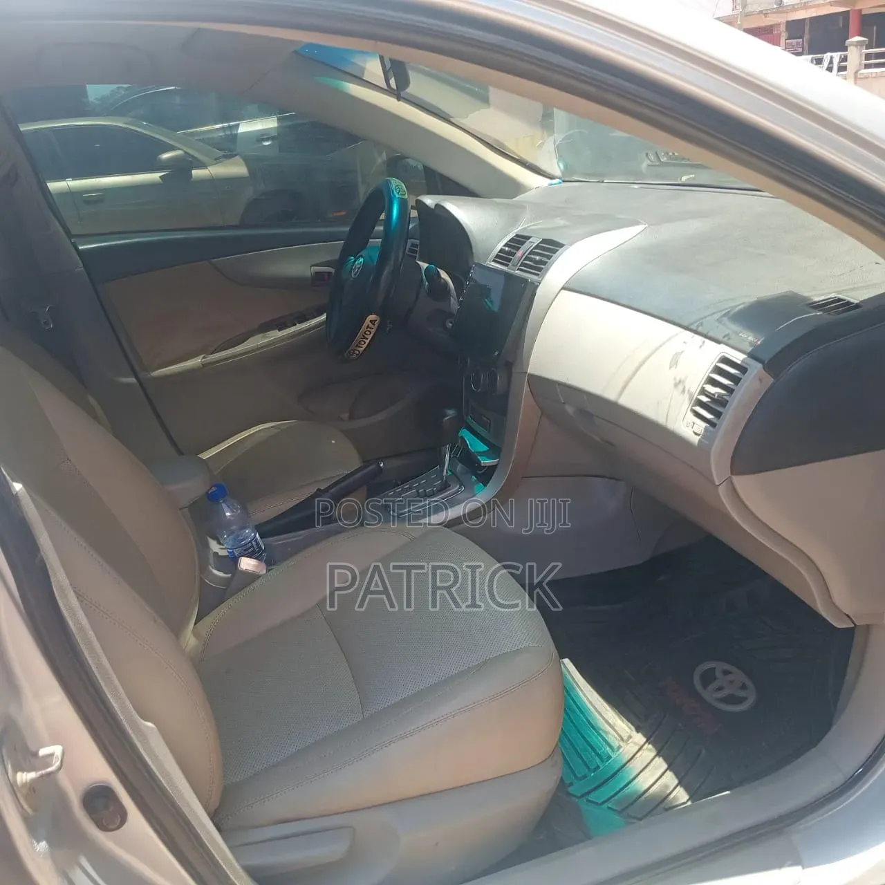 Toyota Corolla LE 4dr Sedan (1.8L 4cyl 4A) 2011 Silver
