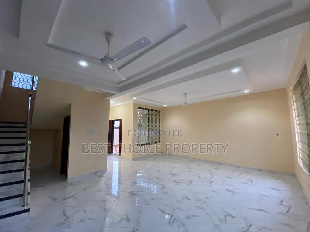 4bdrm Apartment in New Oak Villa, A&C Mall Area for rent