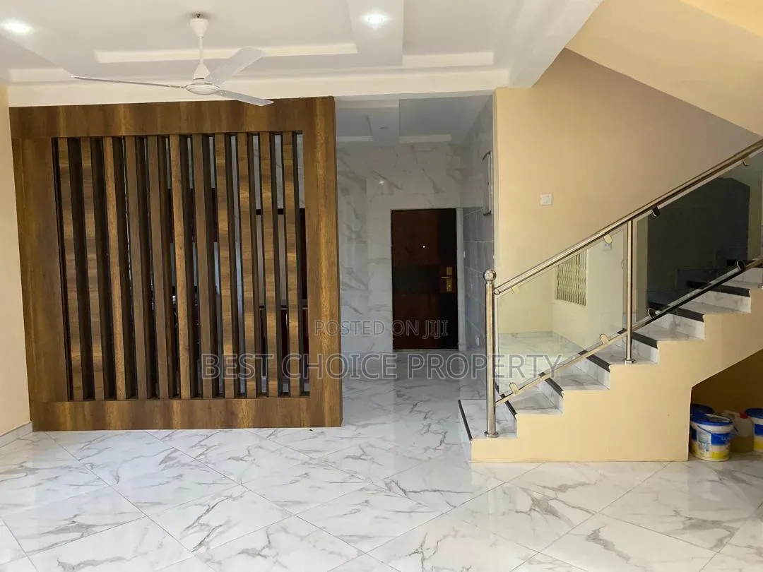 4bdrm Apartment in New Oak Villa, A&C Mall Area for rent